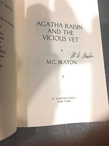 Agatha Raisin and the Vicious Vet (Agatha Raisin Mysteries, No. 2) by M. C. Beaton